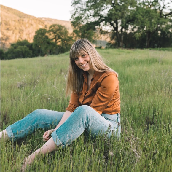 Meet your Posher, Alyssa - Picture 11 of 16